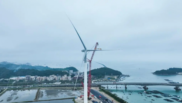 Первая в мире ветряная турбина мощностью 18 МВт установлена ​​в Китае